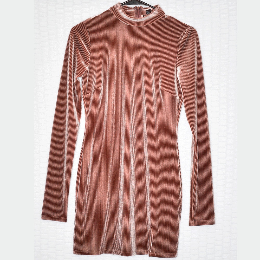 Forever 21 pink velvet sexy long sleeve dress